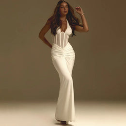 Vestido Comprido com Decote em V e Tule