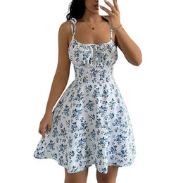 Vestido Curto Floral com Alças Finas