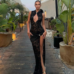 Vestido Comprido de Renda com Fenda Alta