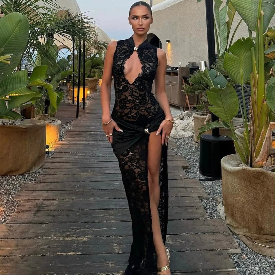 Vestido Comprido de Renda com Fenda Alta