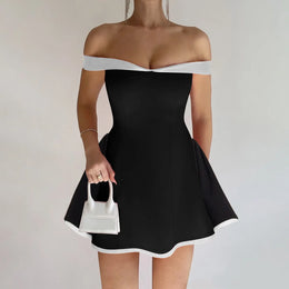 Vestido Curto Rosa de Ombros Descobertos
