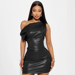 Vestido Comprido Vermelho com Efeito Couro e Corpete