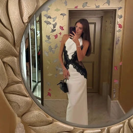 Vestido Longo Branco com Decote Halter e Renda