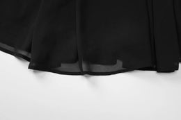 Vestido Curto de Chiffon com Alças