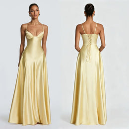 Vestido Comprido de Cetim com Corpete e Costas Descobertas