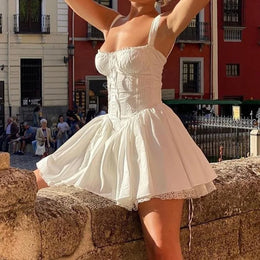 Vestido Curto Branco com Corpete de Renda