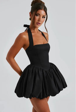 Vestido Curto Vermelho com Corpete e Decote Halter