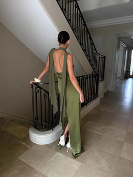 Vestido Comprido Verde de Cetim com Laço
