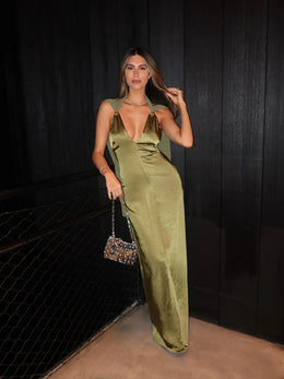 Vestido Comprido Verde de Cetim com Laço