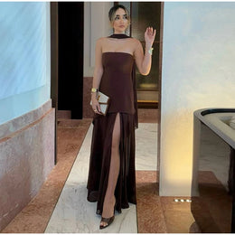 Vestido Comprido sem Alças com Tule