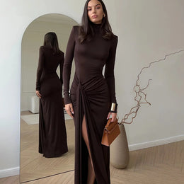Vestido Comprido de Malha com Gola Alta e Ombreiras
