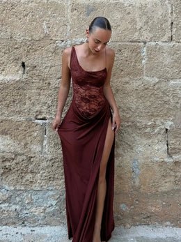 Vestido Comprido de Um Ombro com Renda