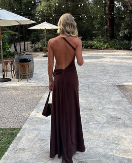 Vestido Comprido de Um Ombro com Costas Descobertas