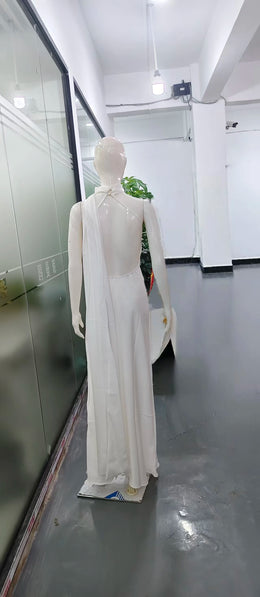 Vestido Comprido Acetinado com Costas Descobertas — Modelo Multicolorido