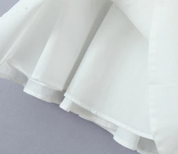 Vestido Curto com Corpete de Renda e Botões