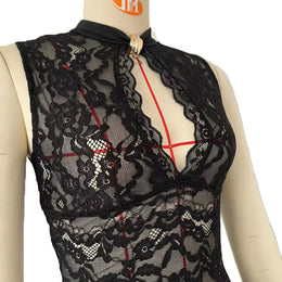 Vestido Comprido de Renda com Fenda Alta