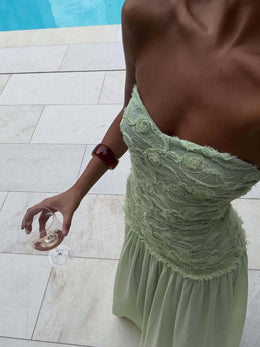 Vestido Comprido Bordado sem Alças