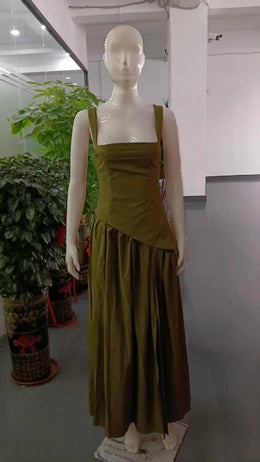 Vestido Comprido com Corpete, Laço e Fenda