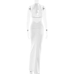 Vestido Comprido com Decote em V e Tule