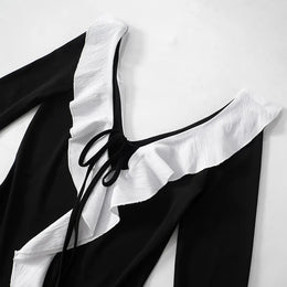 Vestido Curto com Folhos e Mangas Amplas