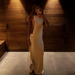 Vestido Comprido de Um Ombro com Costas Descobertas