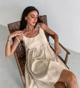 Vestido Curto em Linho com Atacadores