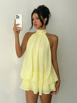 Vestido Curto de Chiffon com Decote Halter