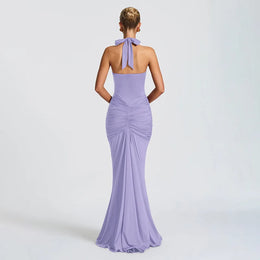 Vestido Comprido com Decote Halter e Costas Descobertas — Bordô