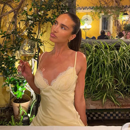 Vestido Comprido de Cetim com Renda