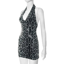 Vestido Curto com Lantejoulas e Decote em V