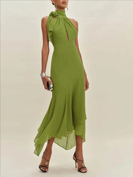 Vestido Comprido com Decote Halter, Folhos e Costas Descobertas