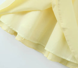 Vestido Curto com Corpete de Renda e Botões