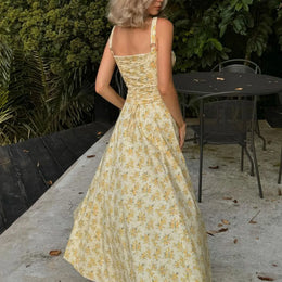 Vestido Midi Floral com Corpete e Fenda — Modelo A