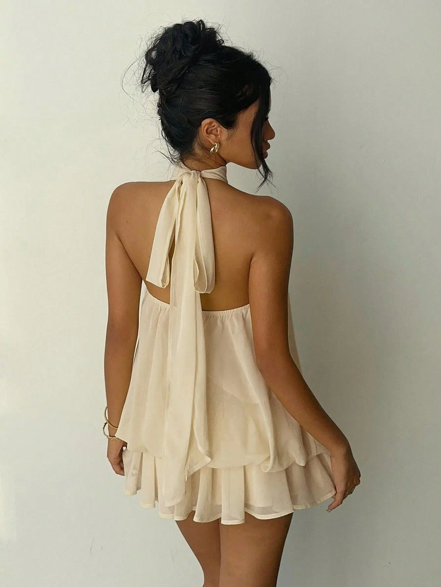 Vestido Curto de Chiffon com Decote Halter