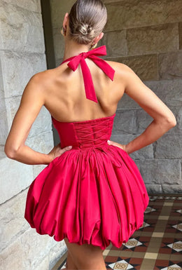 Vestido Curto Vermelho com Corpete e Decote Halter