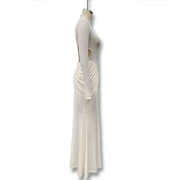 Vestido Comprido de Malha com Gola Alta e Costas Descobertas