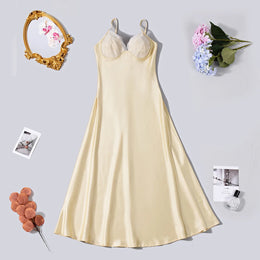 Vestido Comprido de Cetim com Renda