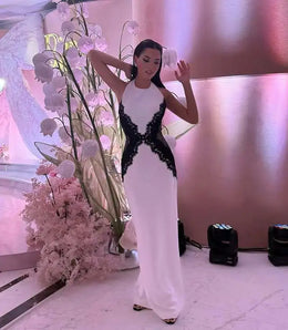 Vestido Longo Branco com Decote Halter e Renda