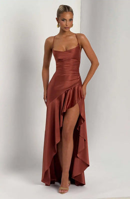 Vestido Comprido Acetinado com Folhos