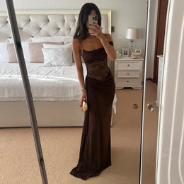 Vestido Comprido de Um Ombro com Renda