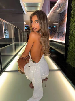 Vestido Curto com Lantejoulas e Decote de Um Ombro