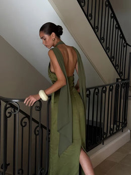 Vestido Comprido Verde de Cetim com Laço