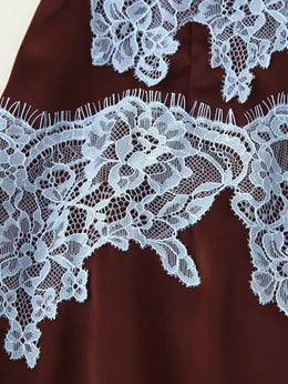 Conjunto de Renda com Blusa e Saia