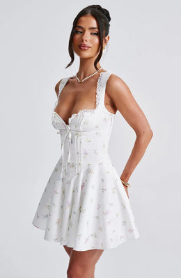 Vestido Curto com Corpete de Renda e Botões