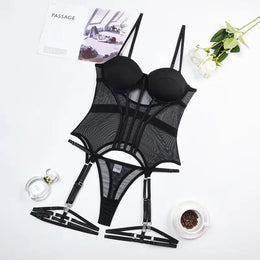 Conjunto de Lingerie em Tule com Body e Ligas — 3 Peças