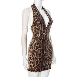 Vestido Curto com Lantejoulas e Decote em V