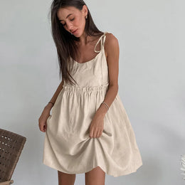 Vestido Curto em Linho com Atacadores