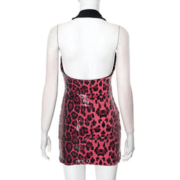 Vestido Curto com Lantejoulas e Decote em V