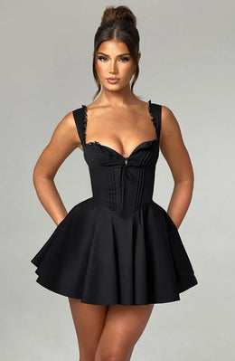 Vestido Curto com Corpete de Renda e Botões