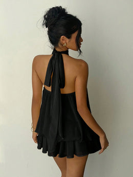 Vestido Curto de Chiffon com Decote Halter